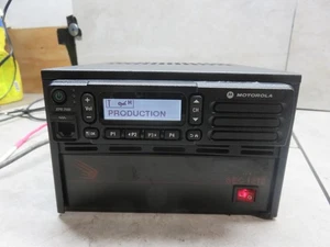 Motorola AAM02QNH9JA1AN UHF Radio with Samlex SEC-1212 Power Power Supply - Picture 1 of 2