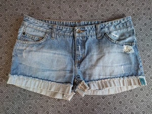 Vans Shorts Juniors Size 7 Light Wash 5 Pocket Mid Rise Cuffed Denim Womens  - Picture 1 of 9