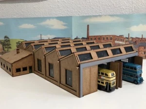 Laser Cut OO Gauge Model Railway Bus Garage Shed 1:72 Scale Wooden Kit - Picture 1 of 4