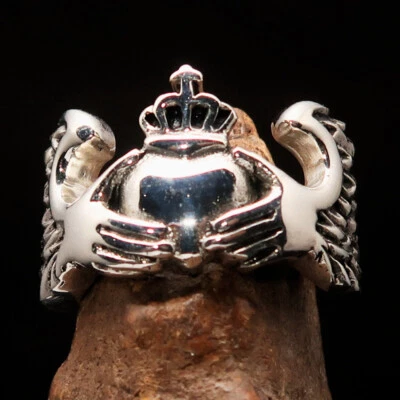 MENS STERLING SILVER CLADDAGH RING HEART AND CROWN HANDS WITH WINGS SIZE 10.5 - Image 1 of 4
