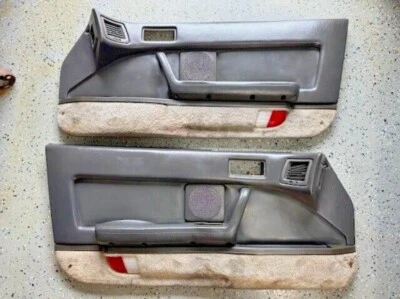 JUEGO PANEL PUERTA INTERIOR CONVERTIBLE FABRICANTE ORIGINAL MAZDA RX7 FC 1986-1991 Foto 1 de 4