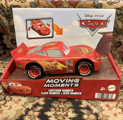 Disney Pixar Cars Moving Moments Lightning McQueen vehículo de juguete para niños Foto 1 de 3