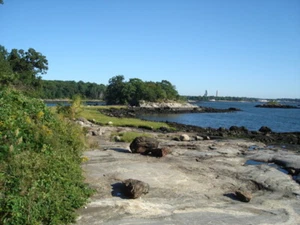 Impresión artística póster Orchard Beach Shore Rocks Bronx NY NYC Long Island 18 x 24 pulgadas - Imagen 1 de 1