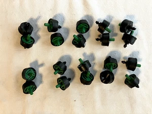 DIG B222 2 GPH Pressure Compensating Drip Emitter 7.25-58psi Green, 20pk - Picture 1 of 3
