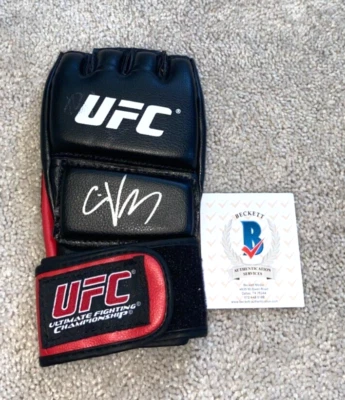 GUANTE UFC FIRMADO CAIN VELÁSQUEZ MMA CHAMPION 121 145 155 160 166 200 BAS Foto 1 de 3