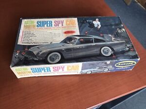 VINTAGE AURORA SUPER SPY CAR MODEL KIT ASTON MARTIN DB5 JAMES BOND 007 w/ BOX