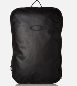 NWT Oakley Two Faced Laptop Pack Laptop Weatherproof Bag/Backpack Blackout - Picture 1 of 8