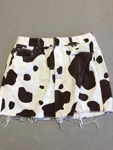 Pacsun Damen 27 Unterteile braun/weiß Kuhmuster kurzer Jeansrock - Bild 1 von 4