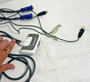 IOGEAR GCS632U 2 Port KVM Switch w/Built-in Cables - Picture 1 of 8
