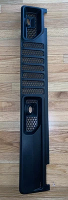 2018-2024 WRANGLER JL GLADIATOR COWL PANEL GRILLE OEM NEW MOPAR 68307260AC - Image 1 of 4