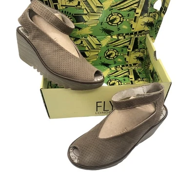 Sandalias Fly London Cuero Caqui Cuña Punta abierta Perforadas Zapatos EU 38 Gancho Foto 1 de 4