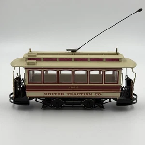 Bachmann 25128 On30 United Traction Co. Powered Closed Streetcar LN/Box - Picture 1 of 11
