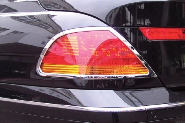 EMBELLECEDOR DE LUZ TRASERA CROMADO nuevo para BMW 745i 745Li E65 serie 7 2002-2005 Foto 1 de 2