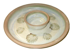 Vintage Artisan Studio Art Pottery Dip & Chip Server Nautico Sea Shell Tema 13" - Foto 1 di 6