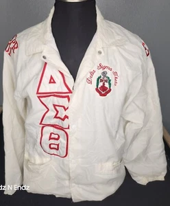 Chaqueta Delta Sigma Theta Sorority Grande Cardinal Blanco y Rojo Bordado - Imagen 1 de 13