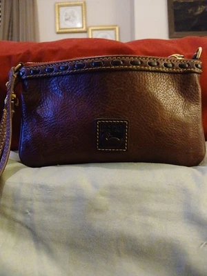 Bolso sin asas Dooney & Bourke mediano con cremallera alrededor azul grandes de cuero Foto 1 de 4