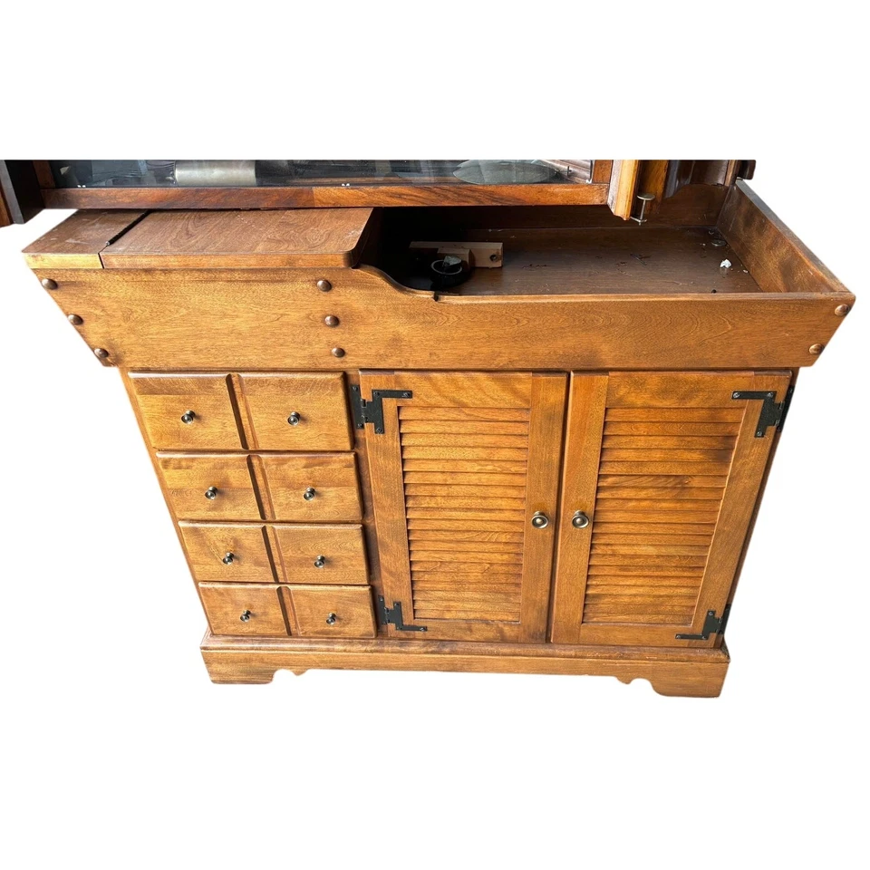 Servidor de barra de arce moderno de mediados de siglo Foto 1 de 1