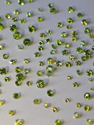 19CT DEMANTOID GARNET SET 170pc 2.1-4mm  URAL HIGH DISPERSION EXСELLENT LUSTER - Image 1 of 4
