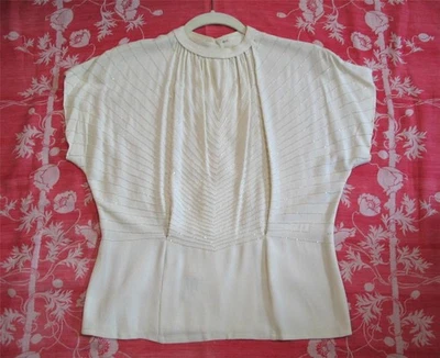 DE COLECCIÓN AÑOS 40 ~ BLUSA DE CREPÉ MARFIL RAYÓN CON CUENTAS TRANSPARENTES MITRADAS ~38 ~ MEDIANA ~ EXCELENTE Foto 1 de 4