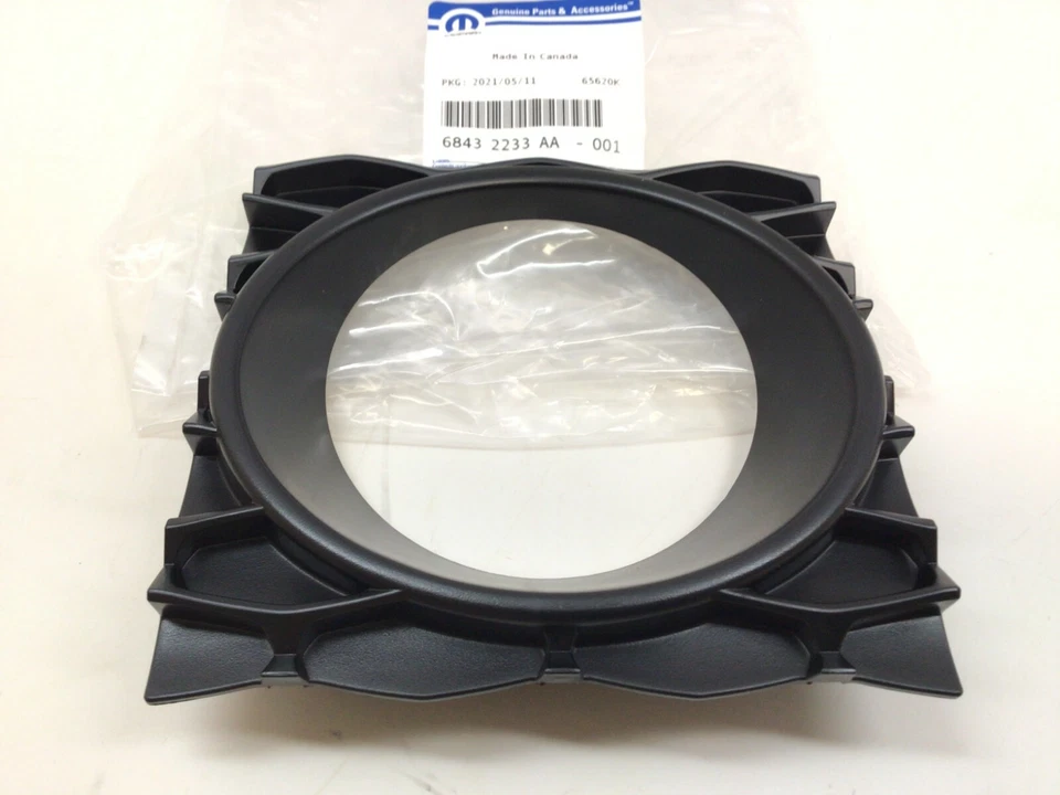 Moldura adaptativa de controle de cruzeiro grade inferior frontal Chrysler Pacifica Voyager fabricante de equipamento original - Imagem 1 de 4