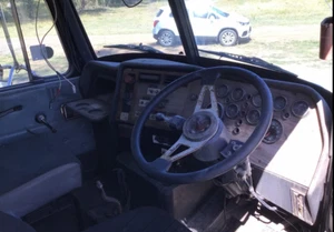 Alfombrilla de tablero gris oscuro, tapete de tablero, cubierta de tablero para camión Western Star 1996 - Imagen 1 de 1