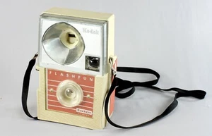 Kodak Flashfun Hawkeye Box Camera - for 127 film with original instructions - Picture 1 of 3