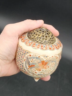 Antiguo japonés GOZU azul imperial Mon Satsuma Tokugawa cresta koro tapa de bronce Foto 1 de 4