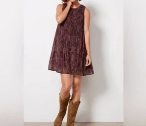 EVEREVE Hazel Plissee Burgunderrot Rundhals Blumen Kleid Größe XS - Bild 1 von 6