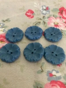6 BLUE Flower Vintage Plastic Buttons 16 mm - Picture 1 of 2