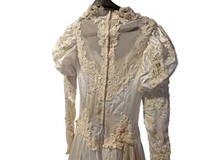vintage wedding dress 1980's Puff Sleeves Long Train Good Condition - Picture 1 of 5