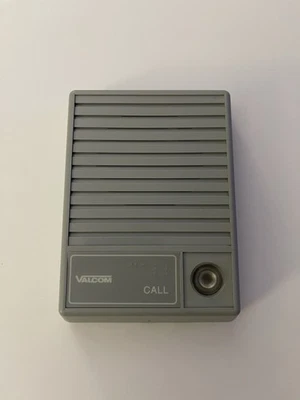 Altavoz de superficie de placa de puerta gris Valcom V-1074 Talkback resistente a la intemperie Foto 1 de 2