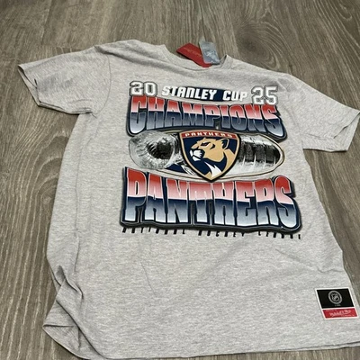 Camiseta Mitchell & Ness Florida Panthers 2025 Stanley Cup Champions Hombre’s Mediana Foto 1 de 4