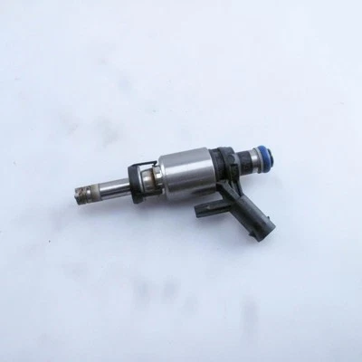 Inyector AUDI A4 8K2, B8 06L906036C 2.0 gasolina 132kw 2013 21360625 Foto 1 de 4