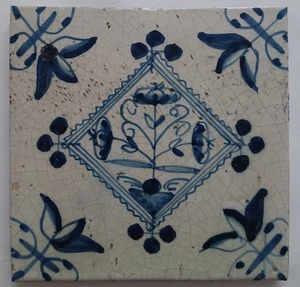 Antik Delft Tile aus dem 1700 Blumen Blau Weiß Handgemachte Fliesen - 13 x 13 - Bild 1 von 2