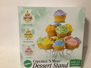 Soporte de postre Wilton Cupcakes 'N More # 307-831 para 13 cupcakes ¡NUEVO EN CAJA! - Imagen 1 de 2