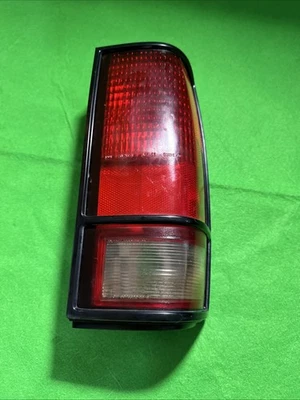 85-94 GM CHEVROLET CHEVY BLAZER S10 PASAJERO TRASERO DERECHO LUZ TRASERA OEM Foto 1 de 4