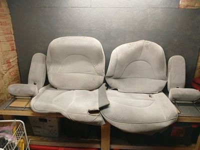 1997 Mercury Grand Marquis  Front Seat Covers Armrests Head Rest Light Grey Set - Imagem 1 de 4