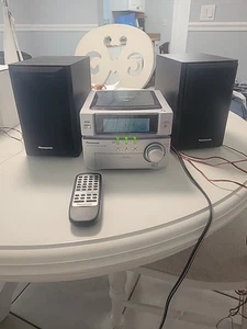 Sistema estéreo CD Panasonic SA-PM01 con altavoces, control remoto y antenas - Imagen 1 de 14