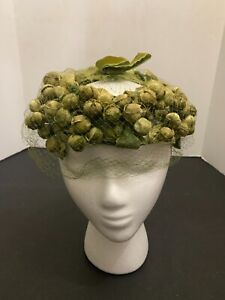 Vintage 1950's Light Green Velvet Flower Buds And Leaves Pillbox Hat