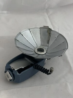 PM Petal Flash - 1960’s Vintage - Pro Master With Concealed Cord - Used - Image 1 of 4