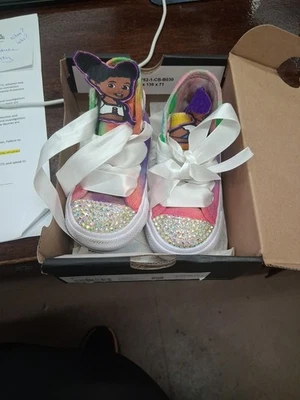 Converse deslumbrada y personalizada para niños pequeños Foto 1 de 4