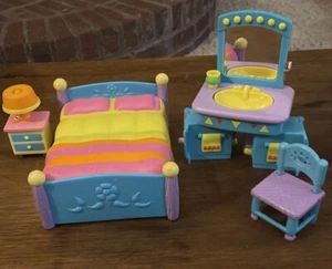 Dora The Explorer sprechendes Haus Schlafzimmer Nachttisch Bett Waschtisch/Waschbecken Stuhl 2004 - Bild 1 von 8