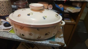 Covered Oval Casserole Dutch Oven Petite Fleur by Villeroy & Boch Oven To Table - Picture 1 of 10