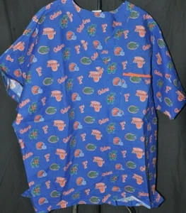 HOSPITAL SCRUBS---FLORIDA GATORS----2 TOPS--NEW W/TAGS--XL - Foto 1 di 1