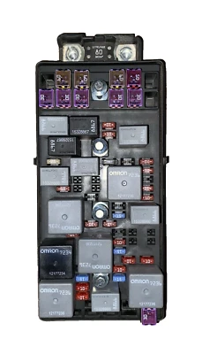 #10390894, 2006 Pontiac G6 2,4 L caja de conexiones de fusibles debajo del capó módulo OEM 06 #0894 Foto 1 de 3