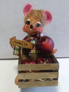 Annalee Dolls Fall 6" Apple Picking Amber Mouse Apple Box 350617 2017 NWT Retire - Picture 1 of 6