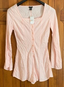 Women's NEW Rue21 Long Sleeve Pink & White Stripe Square Neck Romper Tag Size M - Picture 1 of 4