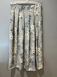 Koret Women’s Gray/Blue Pleated Skirt W/White Flowers Size 12 Vintage! - Picture 1 of 6