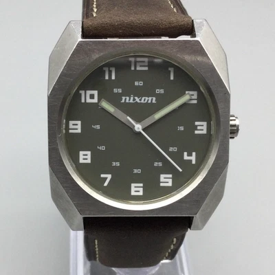 Reloj Hombre Nixon The Scout 35mm 100M Acero Inoxidable Cuero Batería Nueva Foto 1 de 4