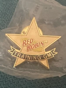 RED ROBIN TRAINING GM BANNER STAR RR Restaurants Lapel Pin Rare Vintage - Picture 1 of 1